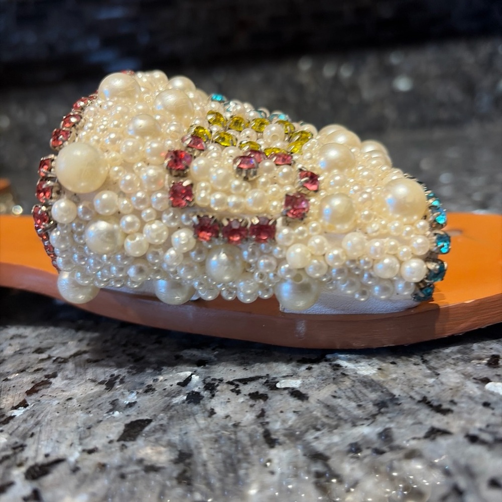 Gucci Lupe Pearl Crystal Slide Sandals Size 40 Bejeweled Pearls Stones - Picture 3 of 15